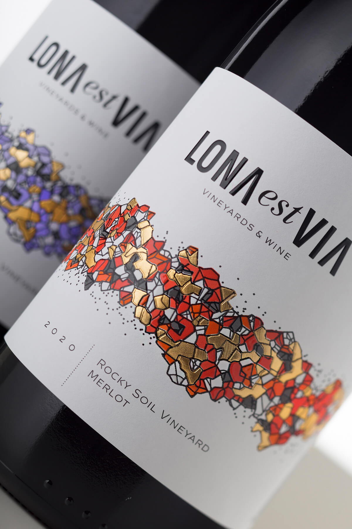 New Wine Brand LONA Reflects the Beauty of Local Nature
