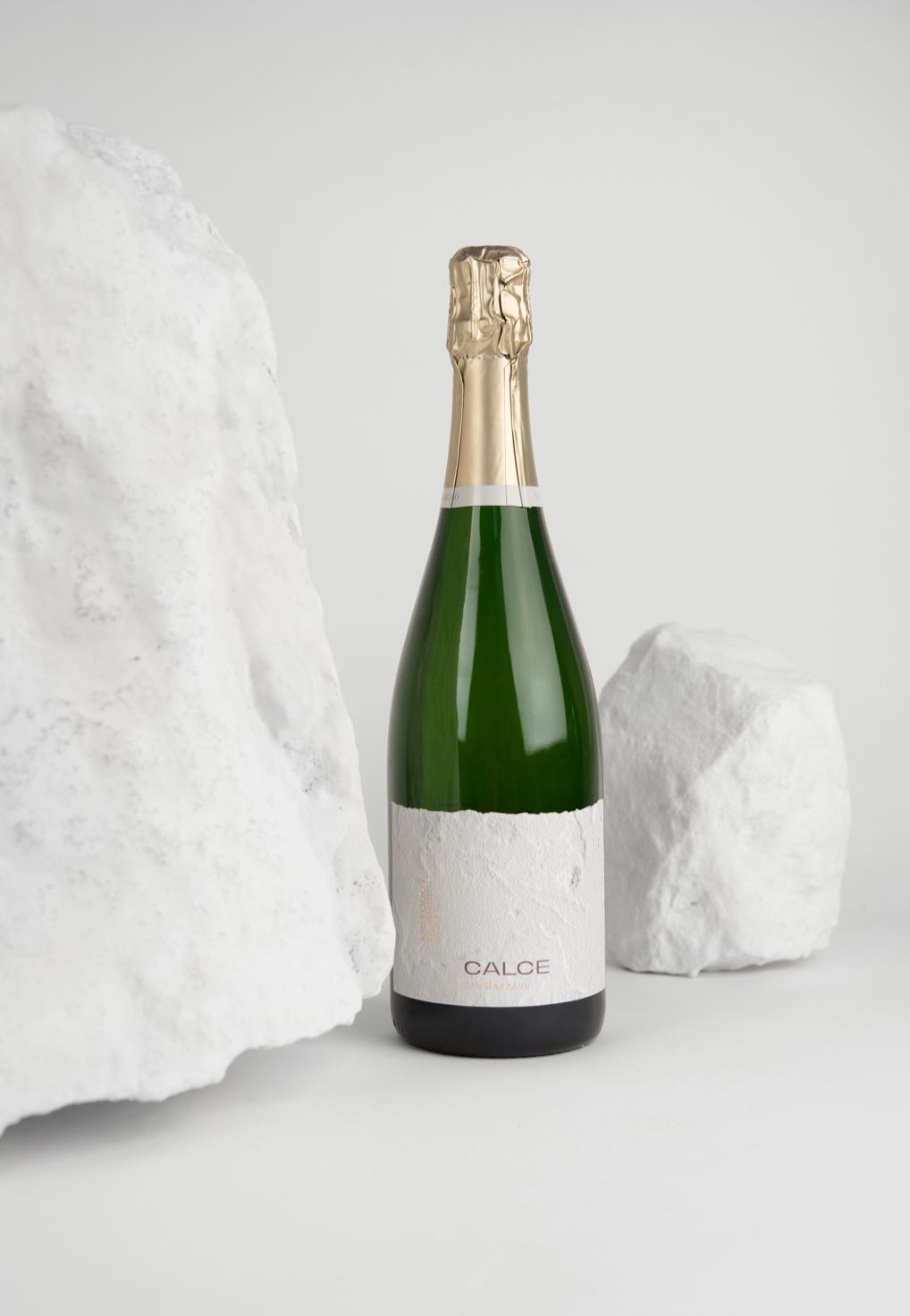 CALCE’s Metodo Classico Brut Packaging Is Minimal Yet Sophisticated
