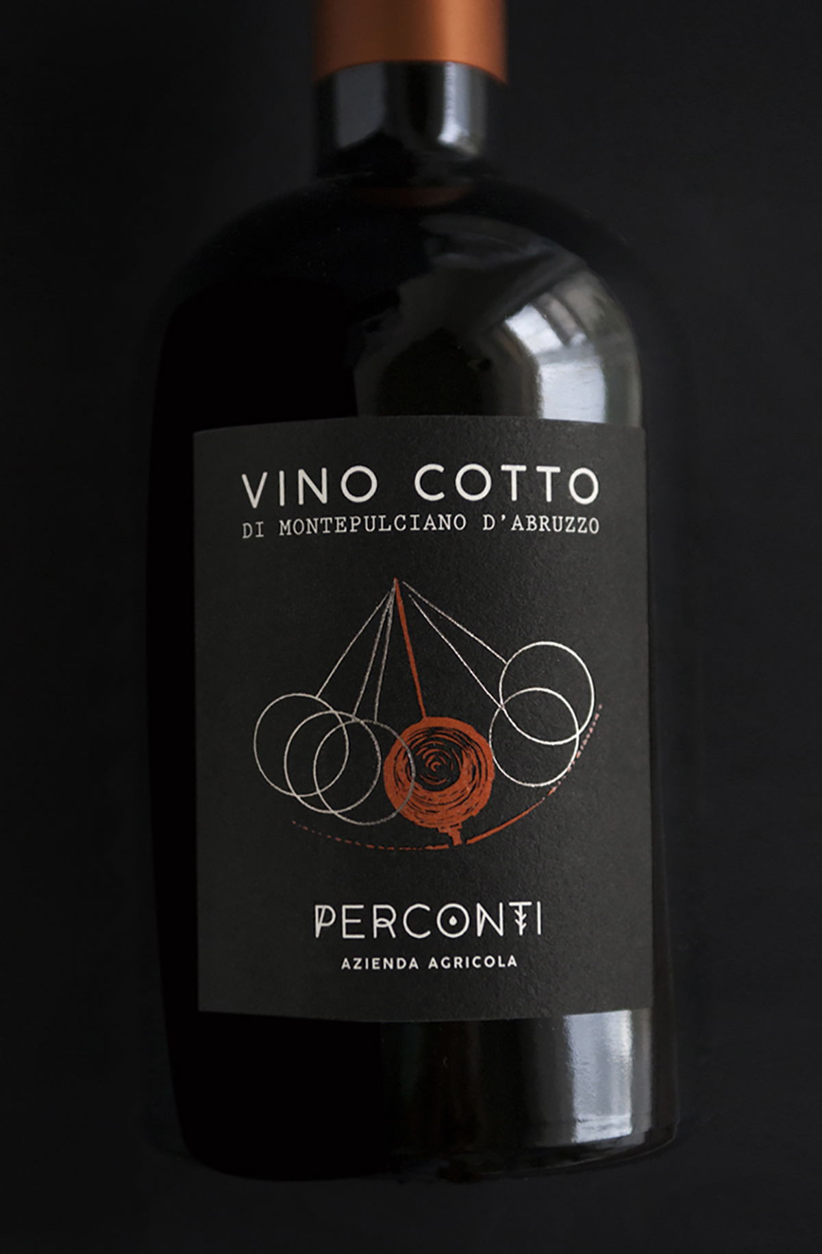 Perconti Dessert Wine Packaging Inspired By The Concept Of Time