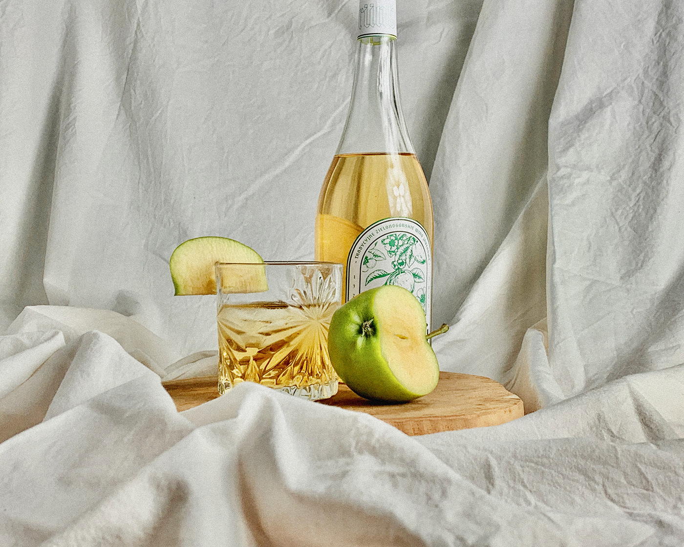 Kuba Góra Conceptual Apple Wine Packaging Is Hard-Core