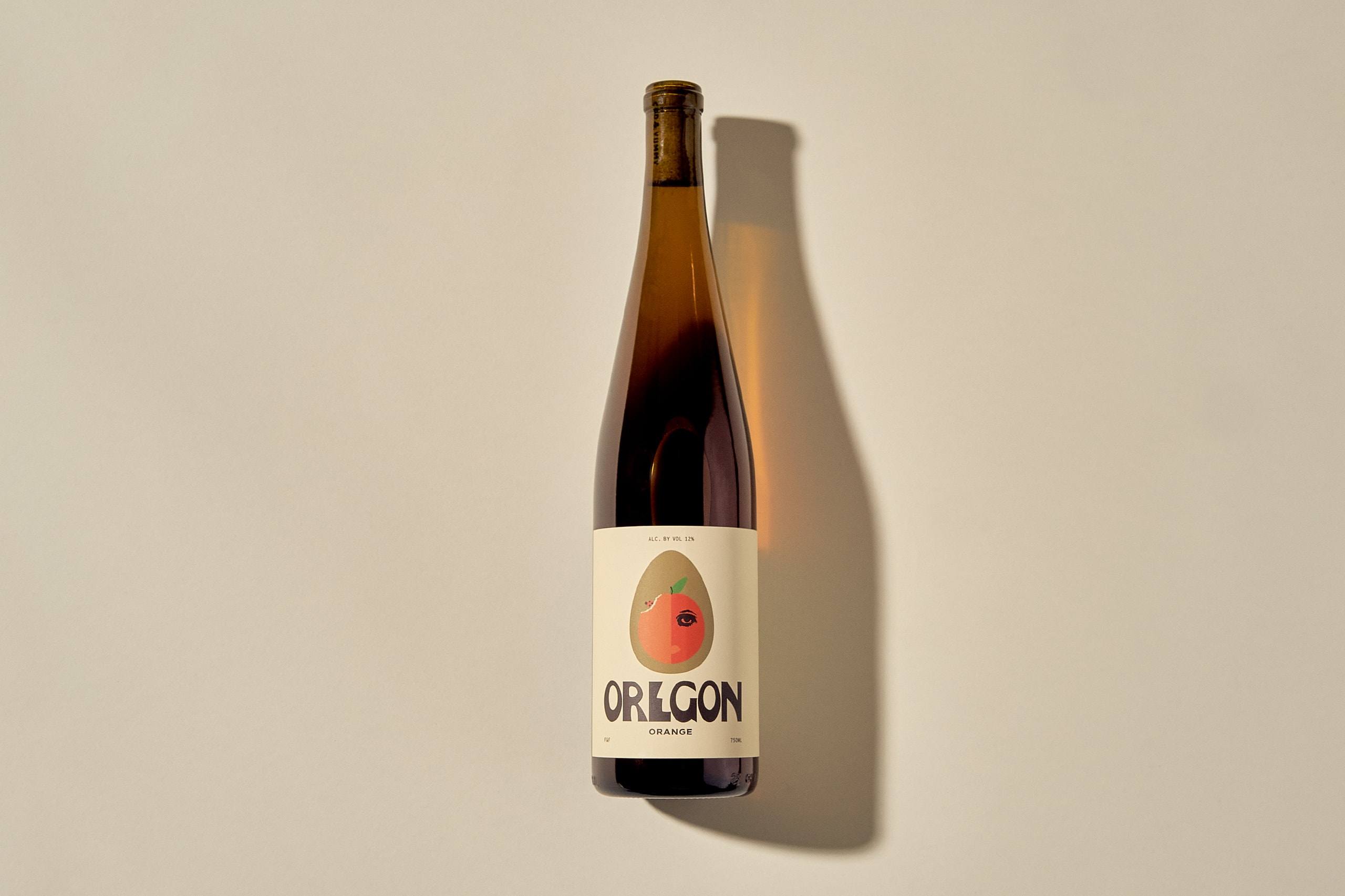 Hip Midcentury Design Will Make This Natural Wine the Toast of Your Next Park Picnic