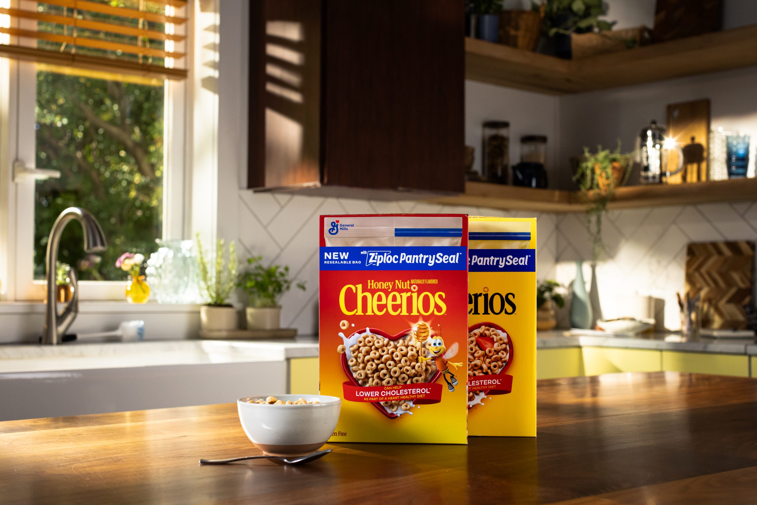 Cheerios and Ziploc Introduce the First Resealable Cereal Bag